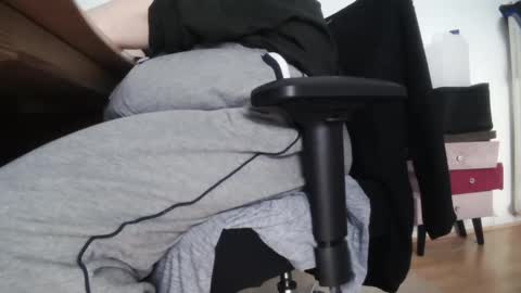 Fat Bernd online show from February 16, 3:27 pm