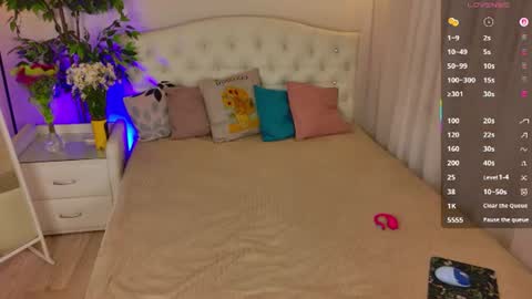 Snapshot of fatalallure_ chatting on July 1, 9:47 pm Ask me online show from July 1, 9:47 pm