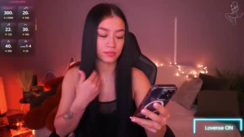 Snapshot of fatalenellie chatting on March 4, 9:32 pm Nellie online show from March 4, 9:32 pm