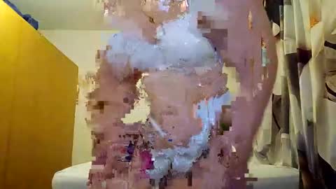 Snapshot of fatasscurvygirl chatting on October 20, 5:52 am AyleenV online show from October 20, 5:52 am