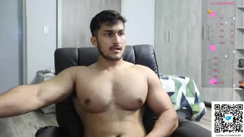 Snapshot of fatherfly001 chatting on October 7, 10:51 pm fatherfly001 online show from October 7, 10:51 pm