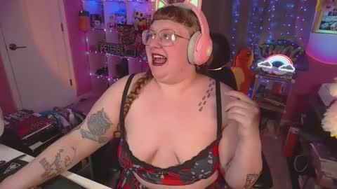 FatVeronica online show from February 5, 4:00 pm