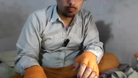 Faux Feitico online show from April 16, 9:39 pm