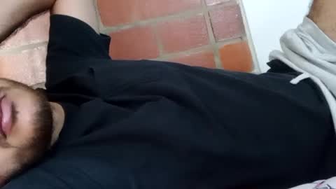 Snapshot of favid95 chatting on December 16, 8:37 pm favid95 online show from December 16, 8:37 pm