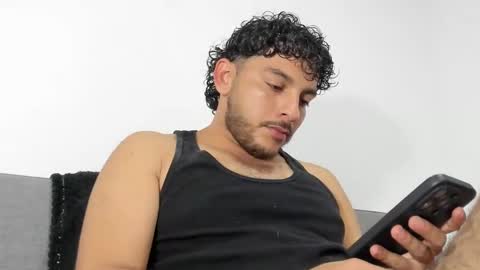 Snapshot of favid95 chatting on December 20, 1:25 am favid95 online show from December 20, 1:25 am