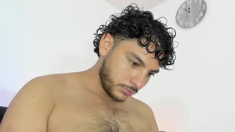 Snapshot of favid95 chatting on December 21, 4:52 am favid95 online show from December 21, 4:52 am