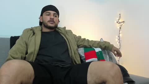 Snapshot of favid95 chatting on December 29, 1:34 am favid95 online show from December 29, 1:34 am