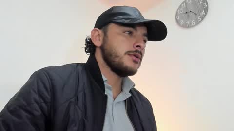 Snapshot of favid95 chatting on January 9, 2:22 am favid95 online show from January 9, 2:22 am