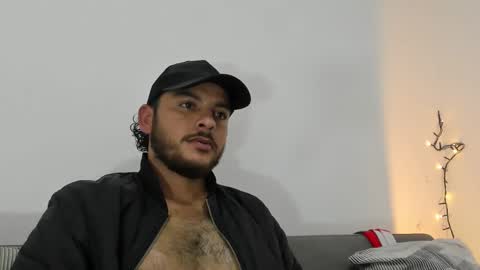 Snapshot of favid95 chatting on January 11, 8:54 am favid95 online show from January 11, 8:54 am