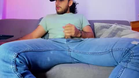 Snapshot of favid95 chatting on November 28, 3:04 pm favid95 online show from November 28, 3:04 pm