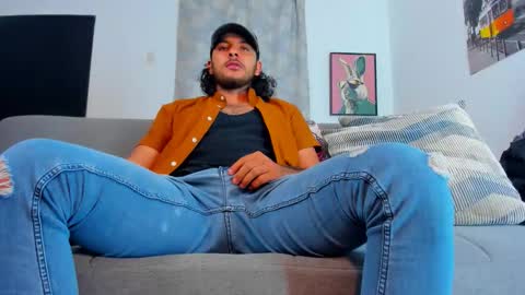 Snapshot of favid95 chatting on February 6, 11:19 pm favid95 online show from February 6, 11:19 pm