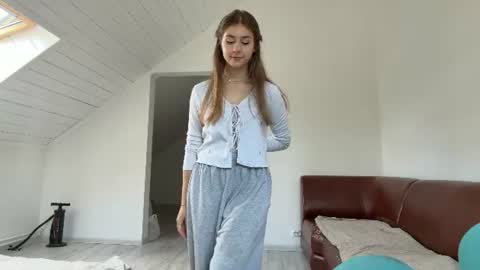 Emily online show from July 14, 1:50 pm