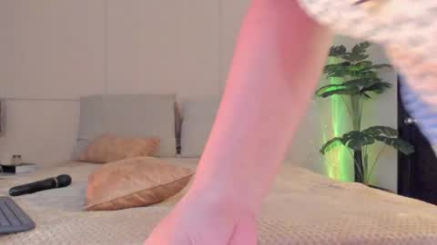 Snapshot of fay_miller2 chatting on September 25, 1:09 am welcome to my world online show from September 25, 1:09 am