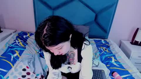 Snapshot of fayevalentiine chatting on December 26, 6:33 pm Fayevalentiine online show from December 26, 6:33 pm