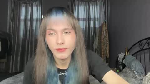 Mark online show from January 8, 12:07 pm