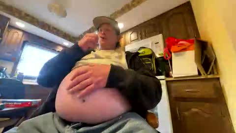 Snapshot of feedmyhugebelly chatting on March 7, 7:44 pm feedmyhugebelly online show from March 7, 7:44 pm