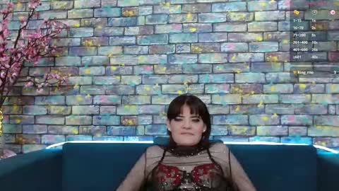 Snapshot of feelsgoodwoman chatting on December 19, 4:46 pm Laura online show from December 19, 4:46 pm