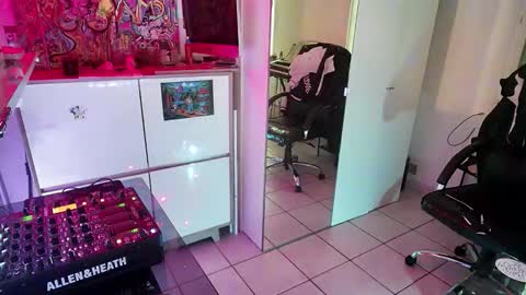 m0rty online show from February 4, 1:06 pm