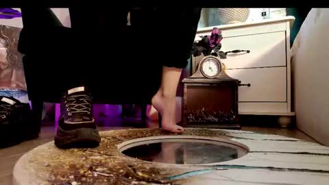 FeetVibe online show from December 17, 8:53 am