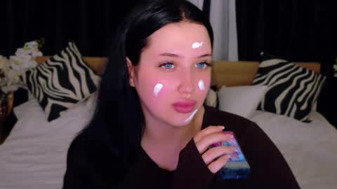 Felicia Herceg online show from November 23, 6:08 pm