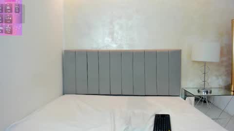 felicia_whitee online show from September 12, 1:44 pm
