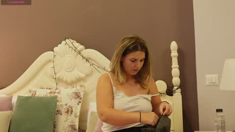 FeliciaKrige online show from January 17, 10:01 pm