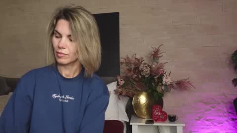 FeliciaKrige online show from March 3, 9:42 pm