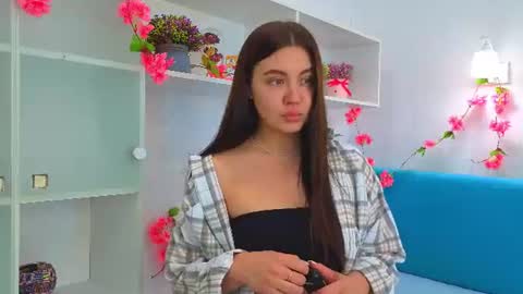 Molly online show from July 1, 6:15 am