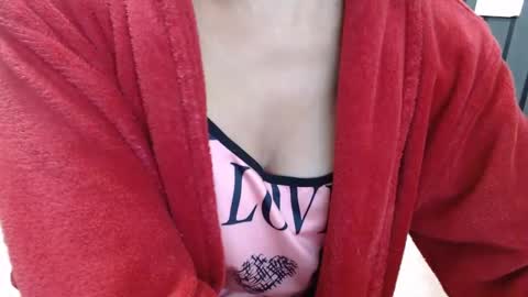 Snapshot of felina_hot chatting on January 13, 1:45 am Felina Hot online show from January 13, 1:45 am