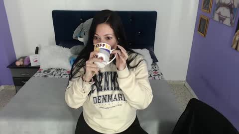 felina online show from January 6, 4:02 pm