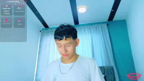 Snapshot of felipehotgonzalez chatting on December 15, 12:53 pm felipehotgonzalez online show from December 15, 12:53 pm