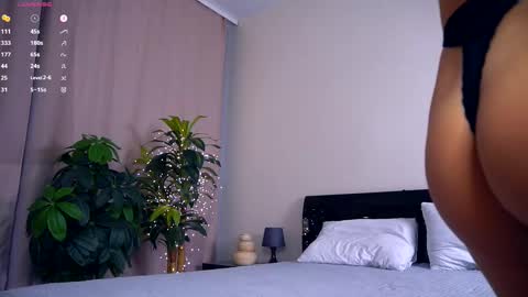 Snapshot of felissiany chatting on March 1, 7:30 am Hello im Nova online show from March 1, 7:30 am