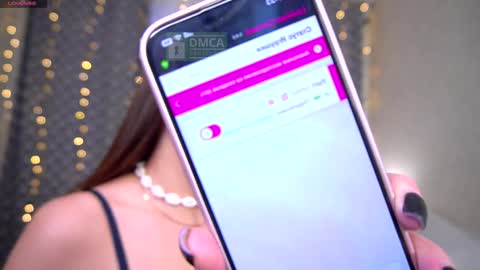 Snapshot of felissiany chatting on February 26, 4:33 am Hello im Nova online show from February 26, 4:33 am