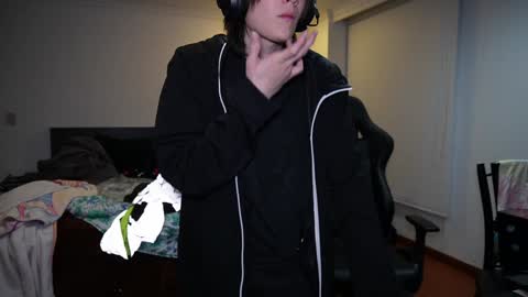 Snapshot of felix0420 chatting on December 13, 8:51 am felix0420 online show from December 13, 8:51 am