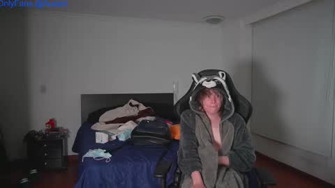 Snapshot of felix0420 chatting on February 25, 6:58 am felix0420 online show from February 25, 6:58 am