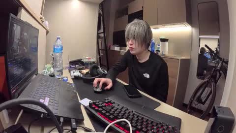 Snapshot of felix0420 chatting on March 29, 12:10 am felix0420 online show from March 29, 12:10 am