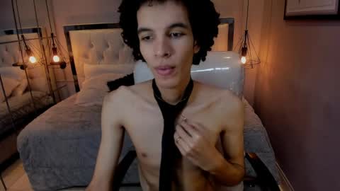 Snapshot of felix_haze chatting on May 22, 5:51 pm FELIPE online show from May 22, 5:51 pm