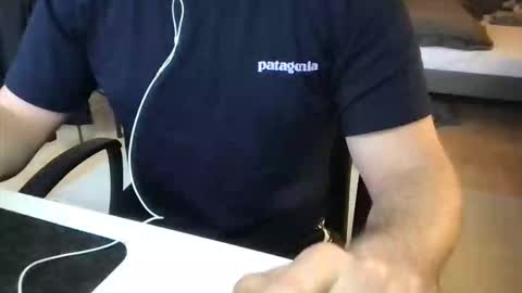 felixbreuer online show from February 11, 12:21 pm