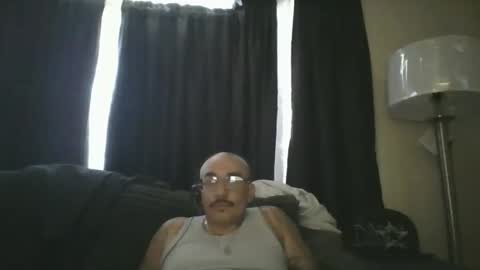 felixrlarios25 online show from May 12, 6:38 pm