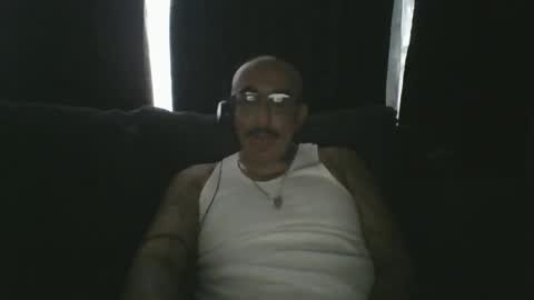 felixrlarios25 online show from May 13, 3:20 pm