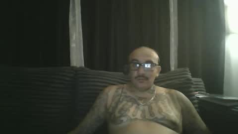 felixrlarios25 online show from June 4, 7:03 am