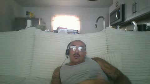 felixrlarios25 online show from June 16, 3:47 pm