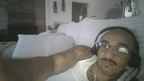 felixrlarios25 online show from July 29, 4:05 pm