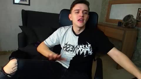 Snapshot of felixstark chatting on November 26, 5:19 am FelixStark online show from November 26, 5:19 am