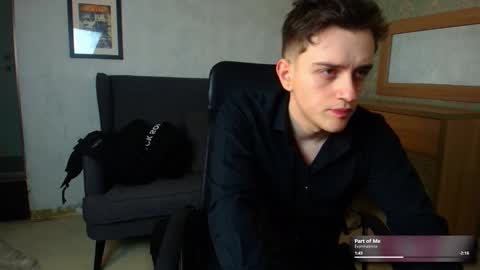 Snapshot of felixstark chatting on December 17, 5:24 am FelixStark online show from December 17, 5:24 am