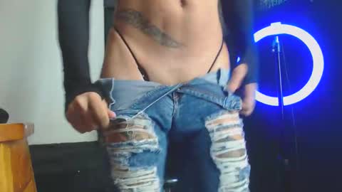 Snapshot of fem666skynny chatting on October 27, 3:05 pm fem666skynny online show from October 27, 3:05 pm