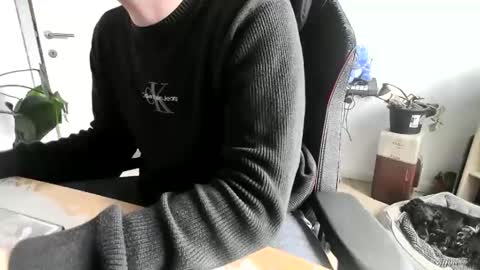 Snapshot of fem_alice_louis_dom chatting on March 24, 9:47 am fem_alice_louis_dom online show from March 24, 9:47 am