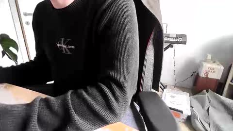 Snapshot of fem_alice_louis_dom chatting on April 13, 9:48 am fem_alice_louis_dom online show from April 13, 9:48 am