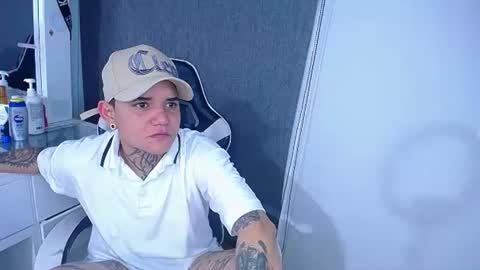 Snapshot of femboy666sixx_ chatting on April 4, 12:35 pm GABY666 online show from April 4, 12:35 pm