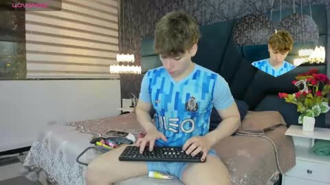 Femboy Max online show from March 2, 11:39 am